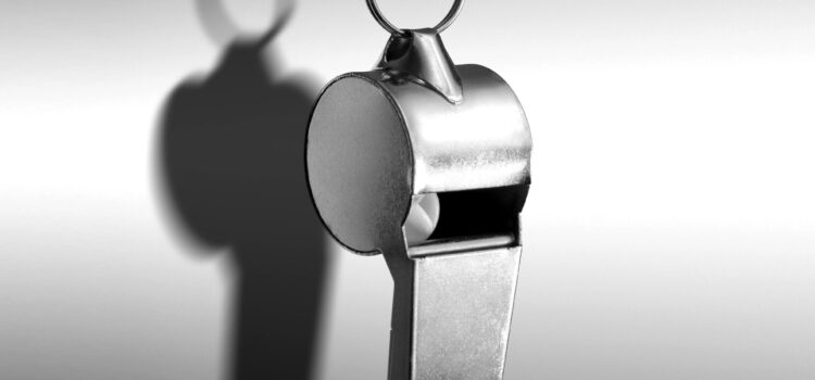 Whistleblowing senza privacy: sanzioni dal Garante